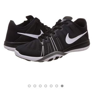 Nike Womens Free 5.0 TR6 Sneaker
